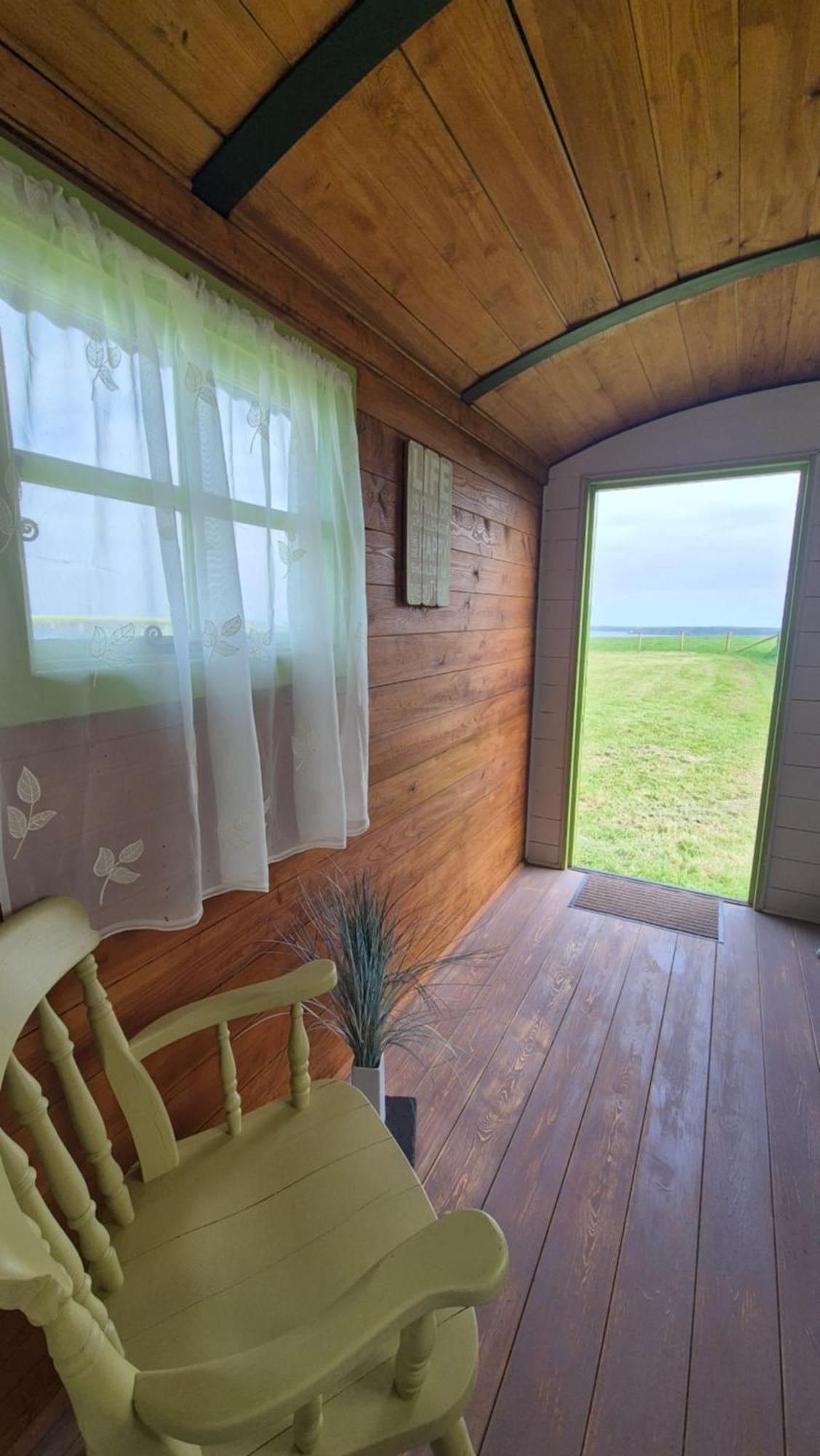 Coast Path Camping Saint Ishmaels  エクステリア 写真